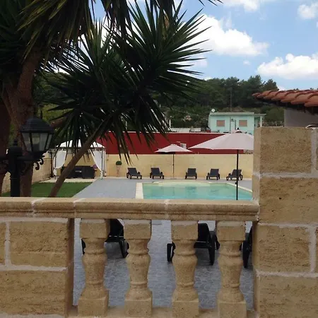 Casa Salento Con Piscina E Barbecue Tatil Evi Ruffano